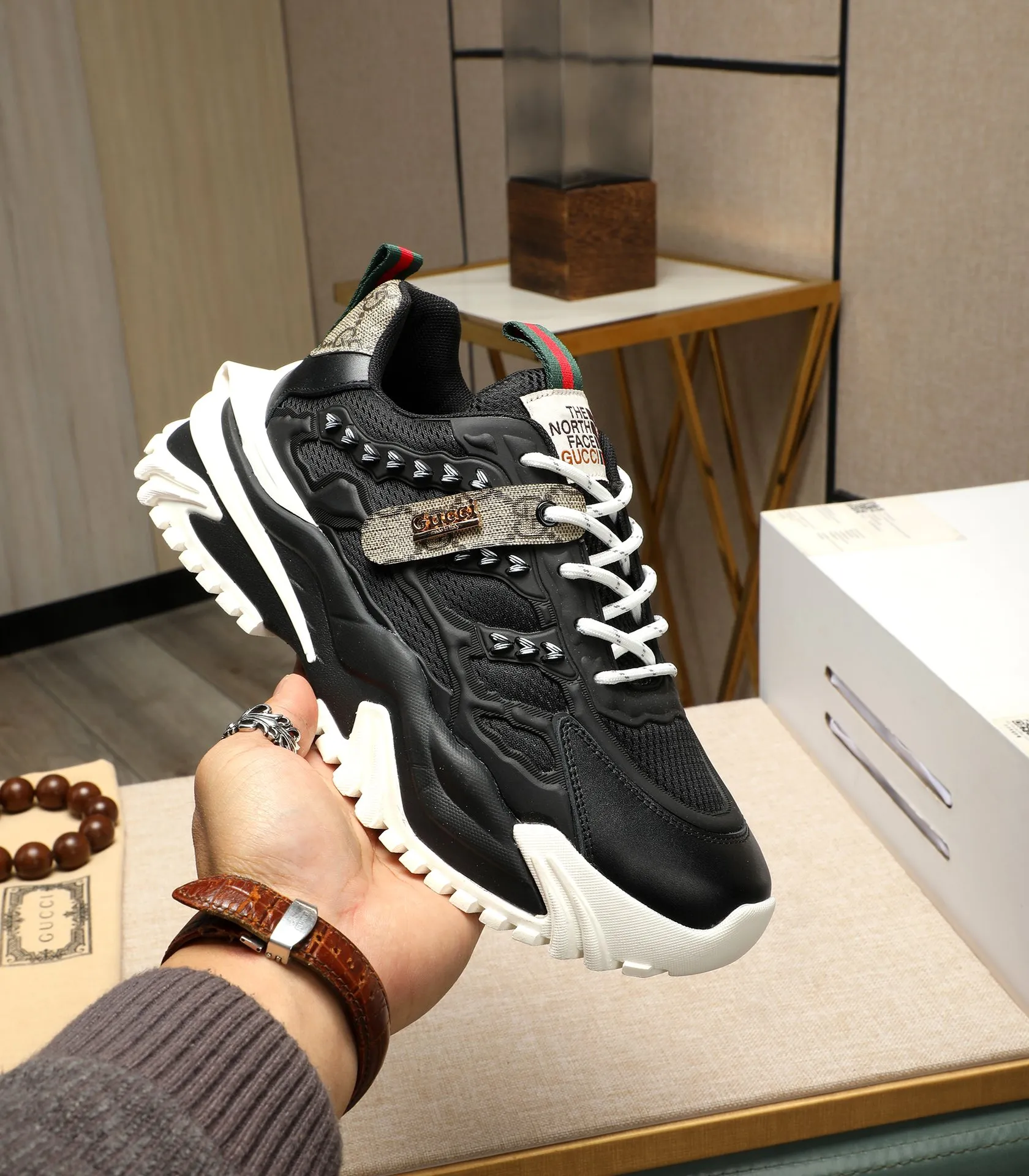 Men's men's shoes💰520 GUCCI🔍🔍2024 latest model Available at the same time at the counter, original calfskin imported from Italy, mesh lining, exquisite workmanship (high-end, extravagance, and class), soles: original soles specially provided by the original factory, ⚠Exclusive double-layer movable molded soles are super comfortable⚠, real photos🎬The real ones are better🔍🔍"High quality·Follow the order" code number 38-44